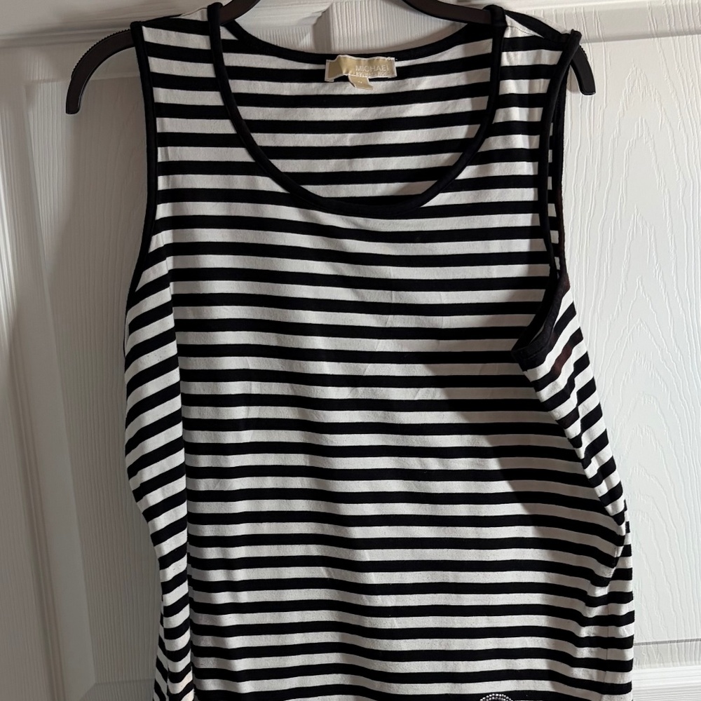 Michael Kors Sleevelss Black & White Tee 1X